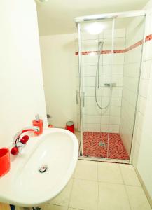 Gallery image of Sunny Day Holiday Apartment in Unterseen