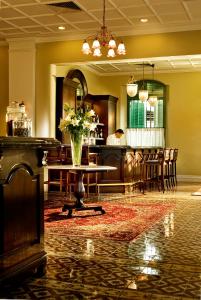 Ein Restaurant oder anderes Speiselokal in der Unterkunft The Majestic Malacca Hotel - Small Luxury Hotels of the World 