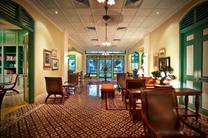 Ein Sitzbereich in der Unterkunft The Majestic Malacca Hotel - Small Luxury Hotels of the World