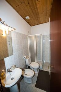 A bathroom at Chiara rooms