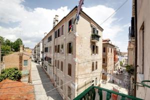 a view of an alley from a building at Fenix La Boh&eacute;me in Venice
