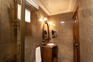 Koupelna v ubytování Bablin Butik Otel