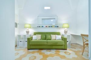 A seating area at Li Frati Casa Vacanze