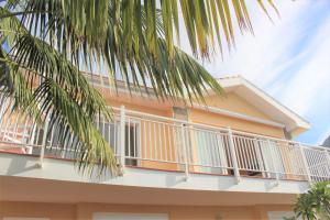 Balkon lub taras w obiekcie Villa in protected space in front of the sea