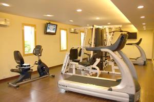 Fitness centrum a/nebo fitness zařízení v ubytování Gokulam Park Sabari-Siruseri SIPCOT