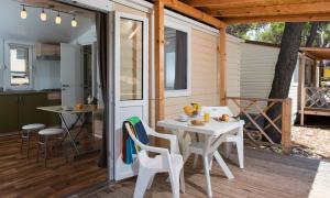 Fotografie z fotogalerie ubytování Mobile Homes Camp Baško Polje - Adriatic Kampovi v destinaci Baška Voda