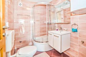 Koupelna v ubytování Apartments Salčinović