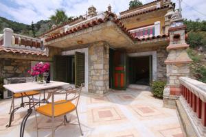 Gallery image of Villa Symbola in Oludeniz