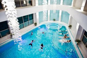 Bazén v ubytování Mirage Medspa Hotel nebo v jeho okolí