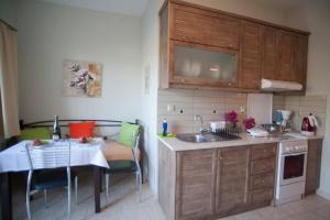Dapur atau dapur kecil di Vila Deep Blue-apartment Selana sea view