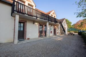 Bygningen som kroen ligger i + 17 billeder