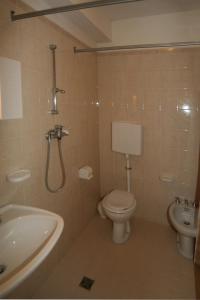 A bathroom at Casa Al Mare
