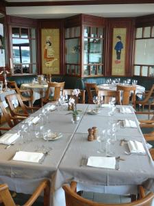 Gallery image of Le Continental in Cancale