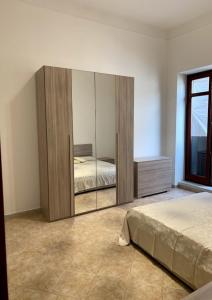 Postel nebo postele na pokoji v ubytování Luxury Sorrento House