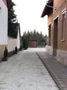 Budova, v ktorej sa apartmán nachádza + 37 fotografií