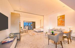 Χώρος καθιστικού στο Sanya Rock Platinum Sea View Hotel