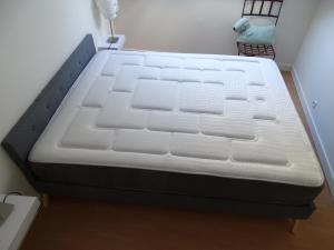 Postel nebo postele na pokoji v ubytování Le Loft, l'annexe