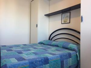 Posteľ alebo postele v izbe v ubytovaní Holiday home in Rosolina Mare 26701