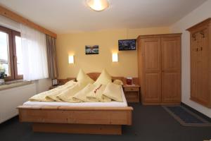 Letto o letti in una camera di Haus Rosi