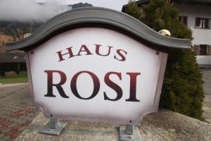 Certificato, attestato, insegna o altro documento esposto da Haus Rosi