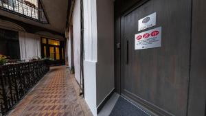 Certifikát, ocenenie alebo iný dokument vystavený v ubytovaní BpR Downtown Gemstone Apartments