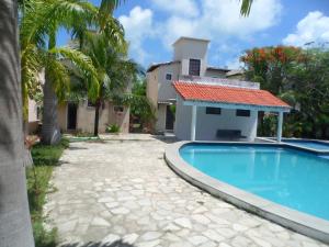 Villa con piscina y casa en Casa Hermosa, en Pipa