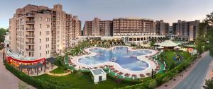 Πισίνα στο ή κοντά στο ROYAL BEACH HOTEL apartment