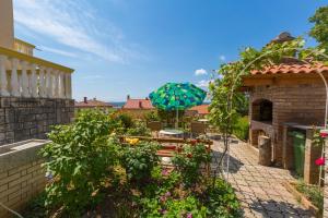 Fotografia z galérie ubytovania Two-Bedroom Apartment Crikvenica 25 v destinácii Crikvenica