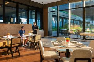 Gestir sem dvelja á Wyndham Grand Yangon