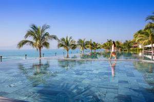 Бассейн в Amiana Resort Nha Trang или поблизости +37 фотографий