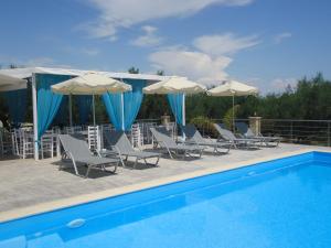 Bazén v ubytovaní Valentino Villas & Apartments alebo v jeho blízkosti