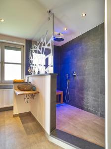 Koupelna v ubytování Haus Talblick + 35 fotografií