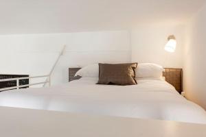 Gallery image of In Bed with Lisbon 5N in Amadora