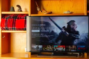 Μια τηλεόραση ή/και κέντρο ψυχαγωγίας στο Radazul Marina Seafront 13