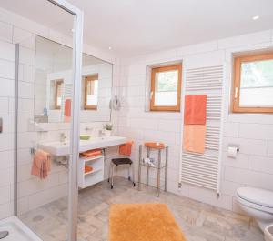 Koupelna v ubytování Piz Arina Inklusiv Premium - Card + 7 fotografií