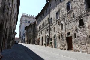 صورة لـ Gino's house in Old Town.. في غوبيو