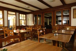 Restaurace v ubytování Pension Bellevue Gondo