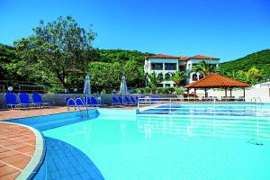 Bazén v ubytování Xenios Theoxenia Hotel nebo v jeho okolí