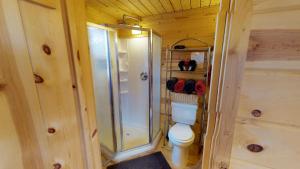 Koupelna v ubytování White Pine Cabin by Canyonlands Lodging