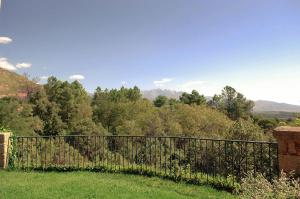 A general mountain view or a mountain view taken from Az apartmant