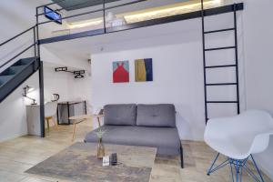 Posedenie v ubytovaní athensotel