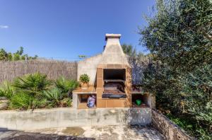 A garden outside Villa Es Coste Rafal By SunVillas Mallorca