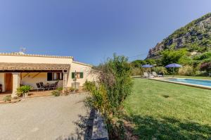 The swimming pool at or close to Villa Es Coste Rafal By SunVillas Mallorca Még 22 kép