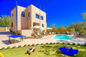 Πισίνα στο ή κοντά στο Villa Aclando