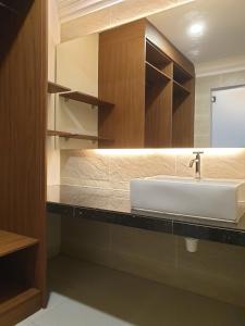 Ants Hotel客房内的一张或多张床位