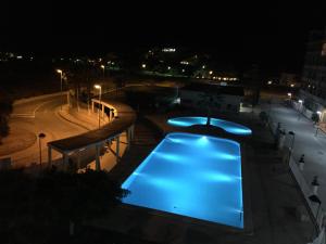 Basen w obiekcie 2 dorm.A/A.Vista mar.WiFi.Gym.Sauna.Terraza.Parking. lub w pobliżu