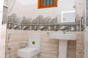 Koupelna v ubytování Hispaniola inn + 37 fotografií