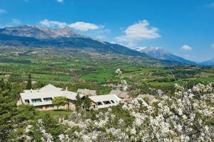 Vedere de sus a Club Vacances Bleues Les Horizons du Lac (anciennement Serre-du-Villard)