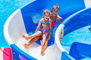 Басейн в Premier Fort Beach Hotel або поблизу