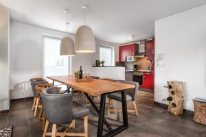Kuchyň nebo kuchyňský kout v ubytování AlpenParks Residence Bad Hofgastein - gratis Thermeneintritt